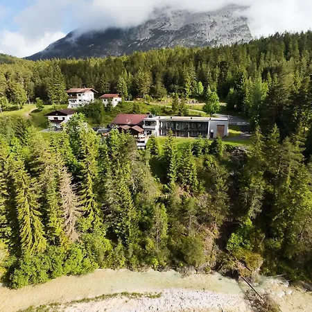 Garni Isarlodge Wiesenhof 3*