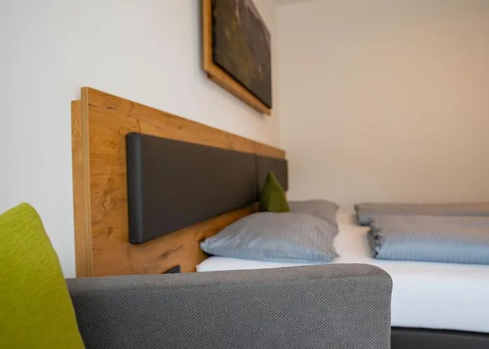 Garni Isarlodge Wiesenhof B&B