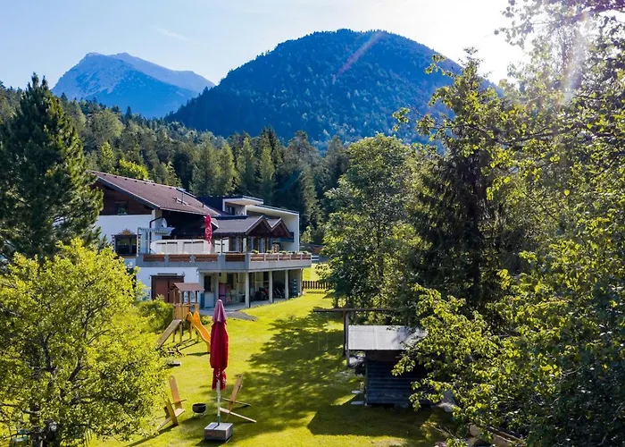 Garni Isarlodge Wiesenhof B&B