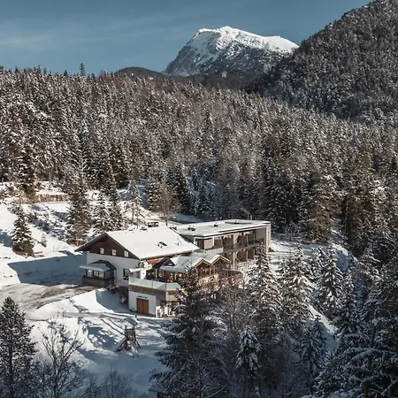 Garni Isarlodge Wiesenhof Bed & Breakfast *