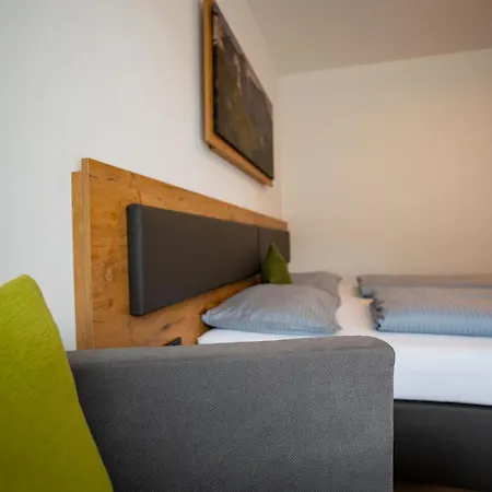Garni Isarlodge Wiesenhof Bed & Breakfast